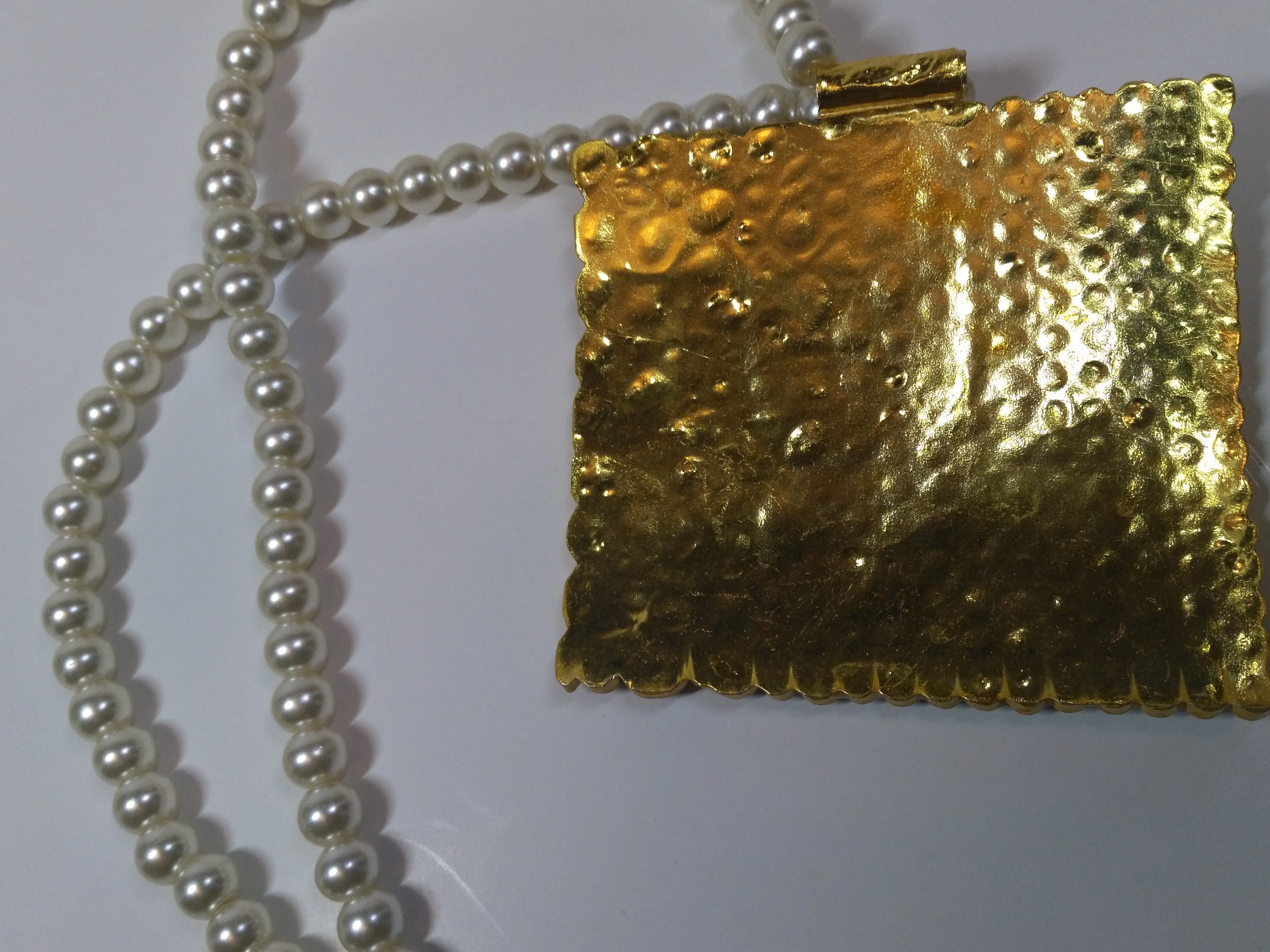 GOLD-PLATED BIG SIZE PENDANT IN MAALA STYLE