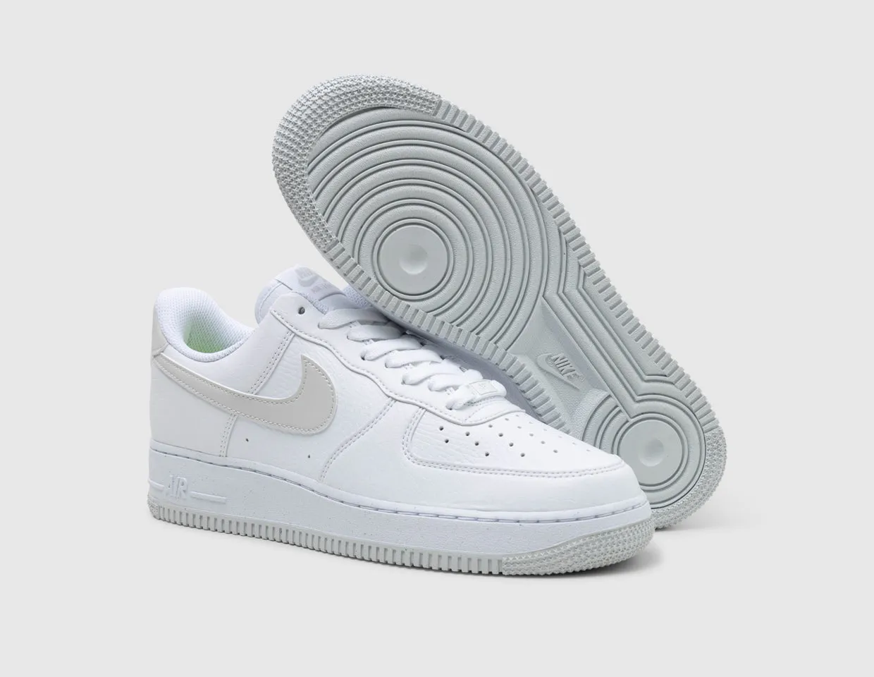 Nike Air Force 1 '07 SE White / Photon Dust - Volt