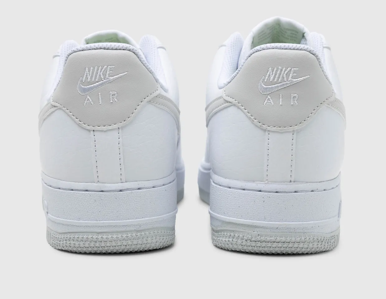 Nike Air Force 1 '07 SE White / Photon Dust - Volt